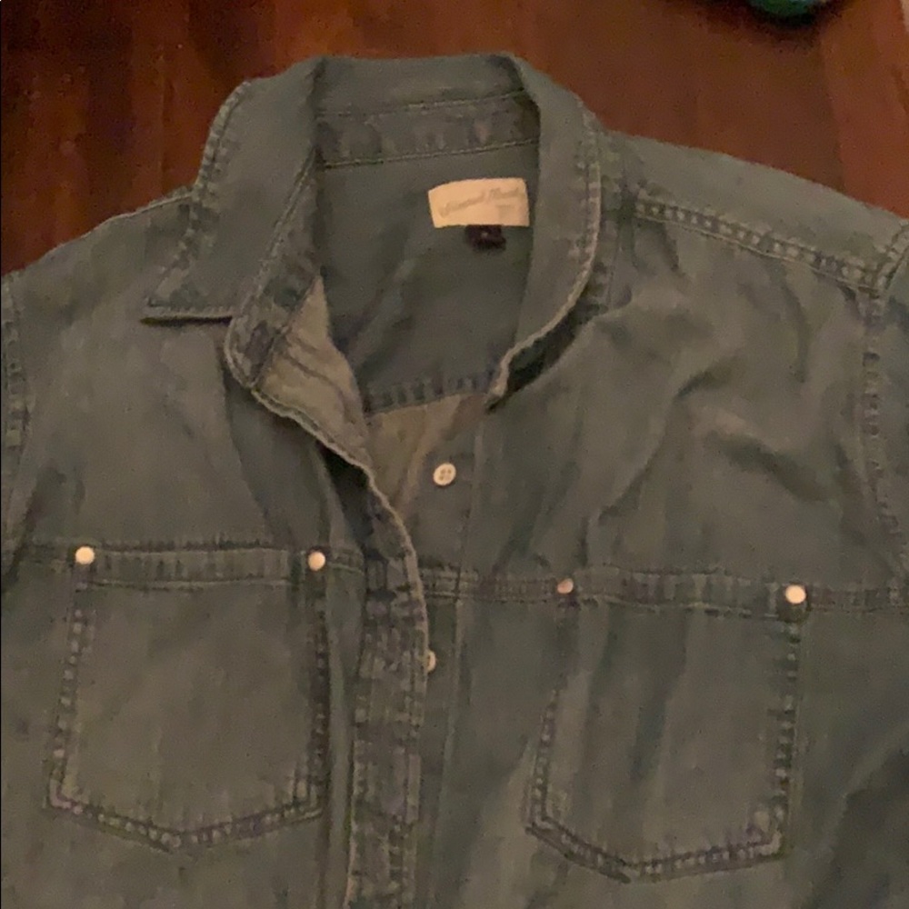 Universal Thread top - Picture 2 of 4